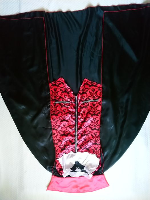 Дракула Вампір карнавальний костюм на Хеллоуїн Halloween L/XL розмір