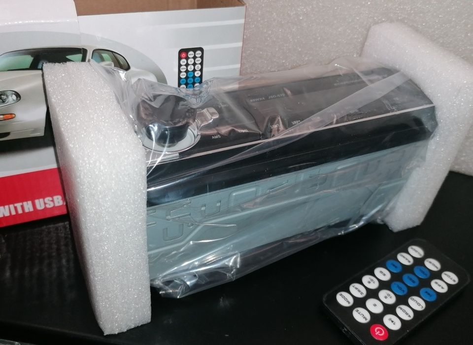 Auto Rádio Bluetooth USB Comando 4x60W Novo