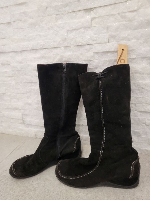 Sprzedam zamszowe kozaki