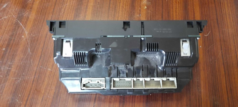 AUDI A6 C6 panel nawiewu klimatyzacji 1F1.820043L