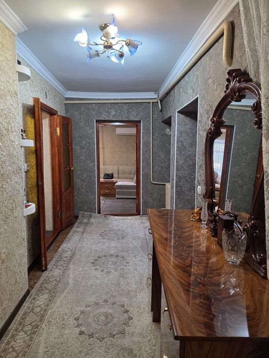 Затишний будинок із виходом до річки