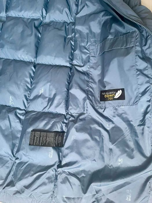 Продам пуховик жіночий Jack Wolfskin стан нового р42-44