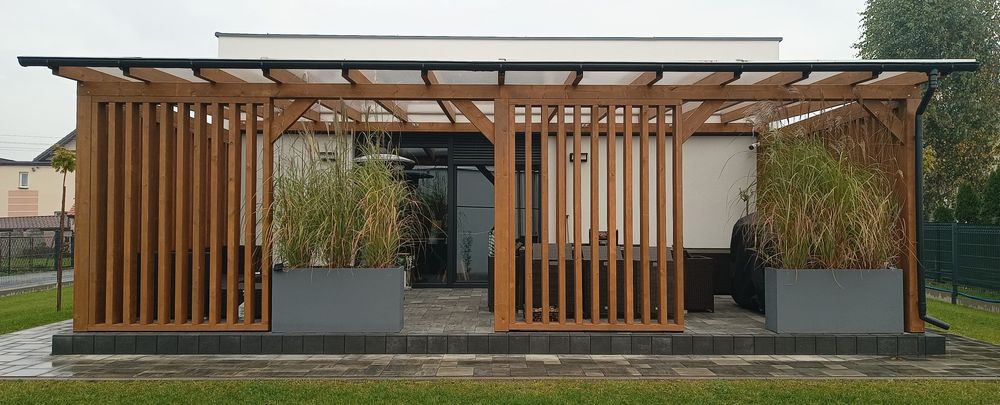 Pergola drewniana • taras • poliwęglan lub gont • pełne deskowanie