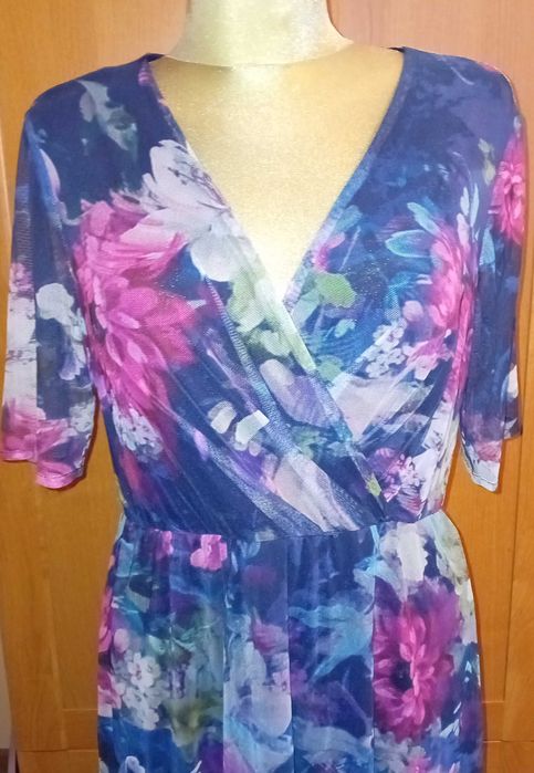 Sukienka z lejącej elastycznej siateczki 44 46