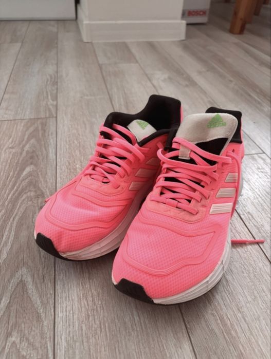 Buty sportowe marki Adidas