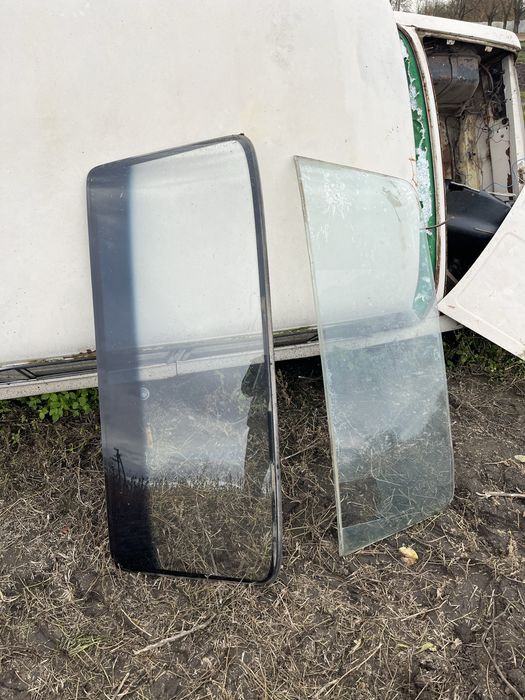 Продам лобове і заднє скло ваз 2101-06