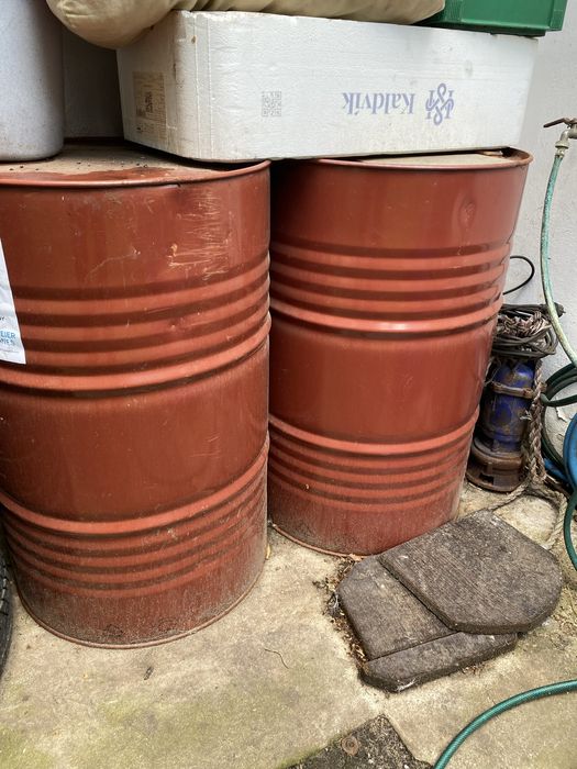 Beczki metalowe - 2 szt.