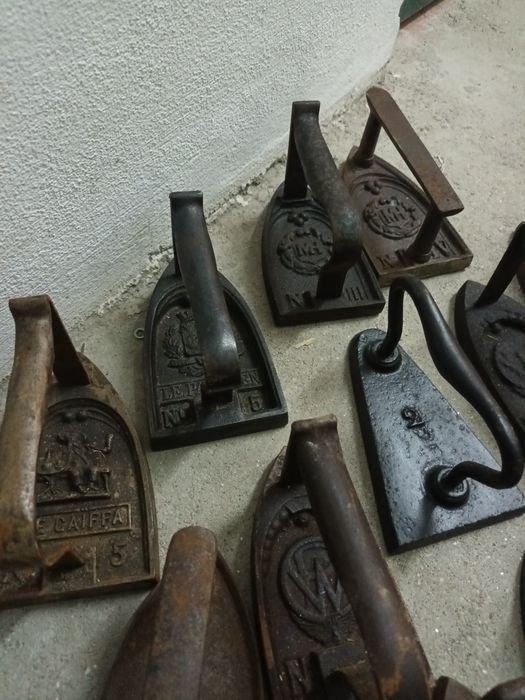 Ferros a carvão ou cunhas