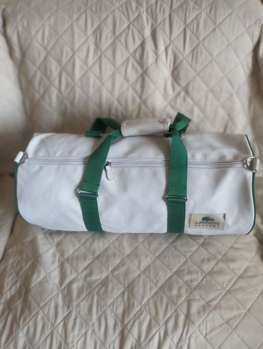 Saco de viagem da. Marca Lacoste.