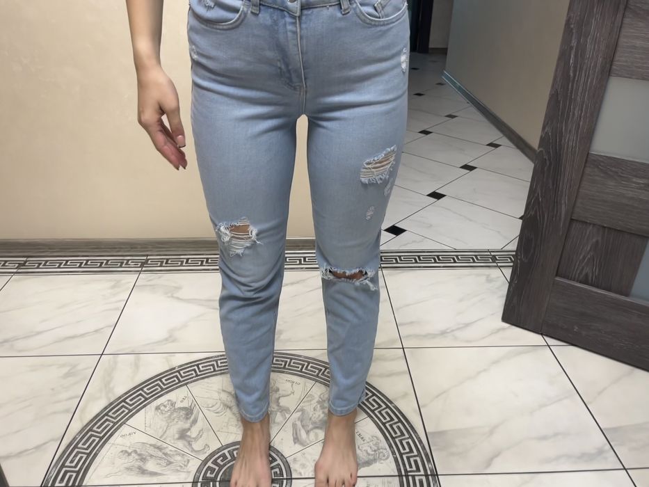 Світлі джинси