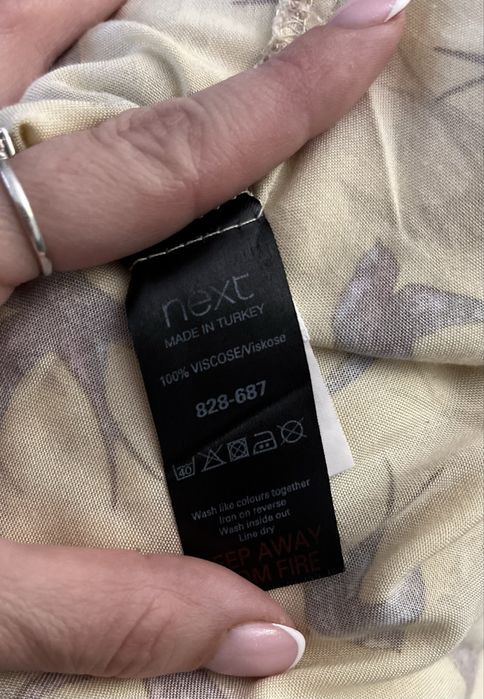 Masełkowa koszula z printem w jaskółki Next 16