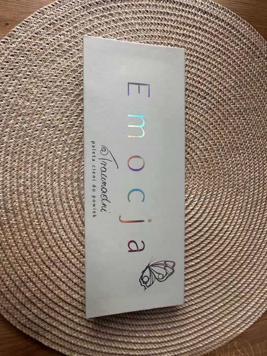 Paleta cieni do powiek Emocja Traumadni Luiza Kramek