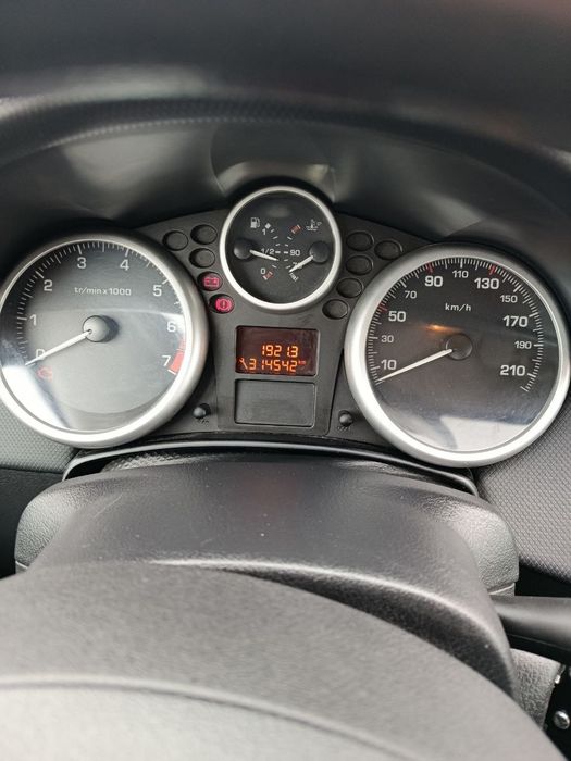 Автомобіль Peugeot 207 2012 рік
