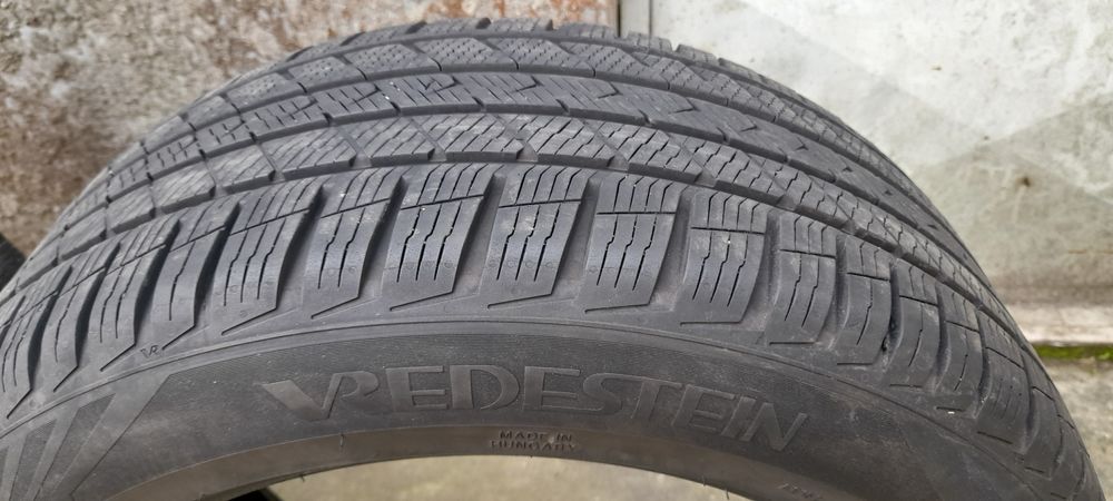 Pneus 245/ 45/ 17  muito piso VREDESTEIN  bom estado