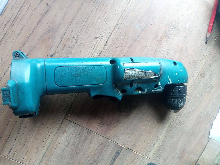Makita кутовий шуруповерт
