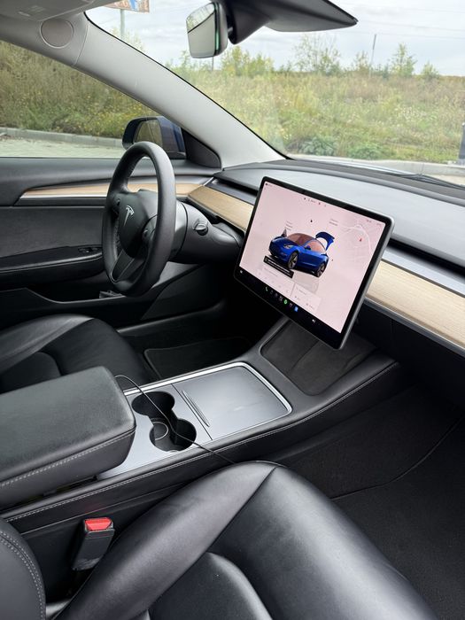 Tesla model 3 2023 залізо фосфат