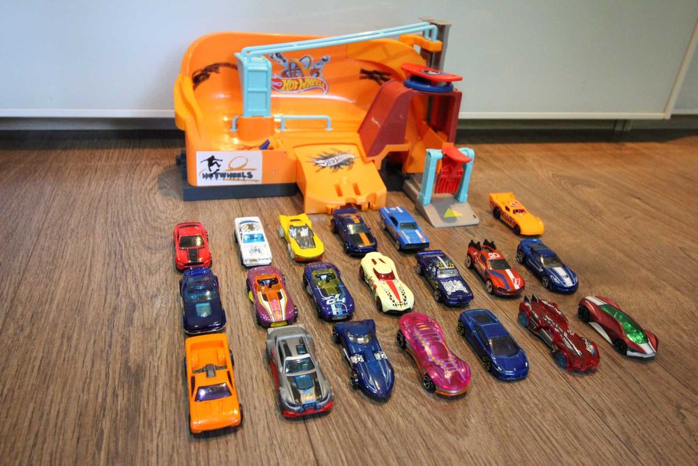 Hot Wheels City Zestaw SKATE PARK