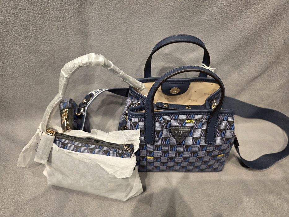 Torebka granatowa guess nowa z dodatkami