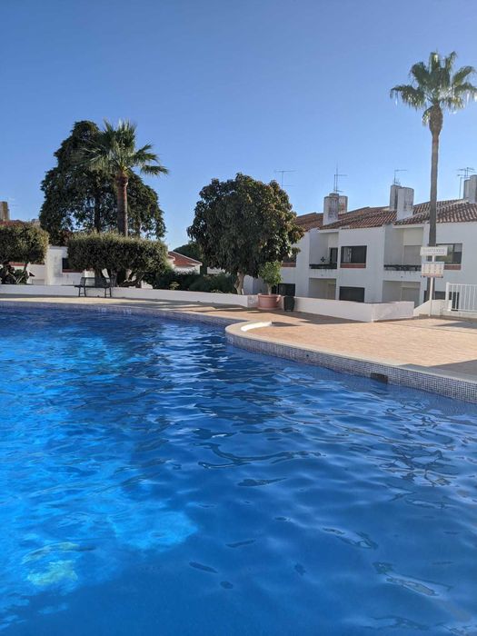 Apart. T3 com piscina