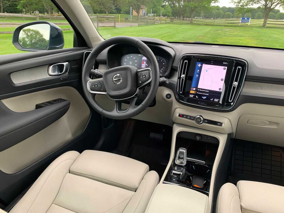 Volvo XC40      2022