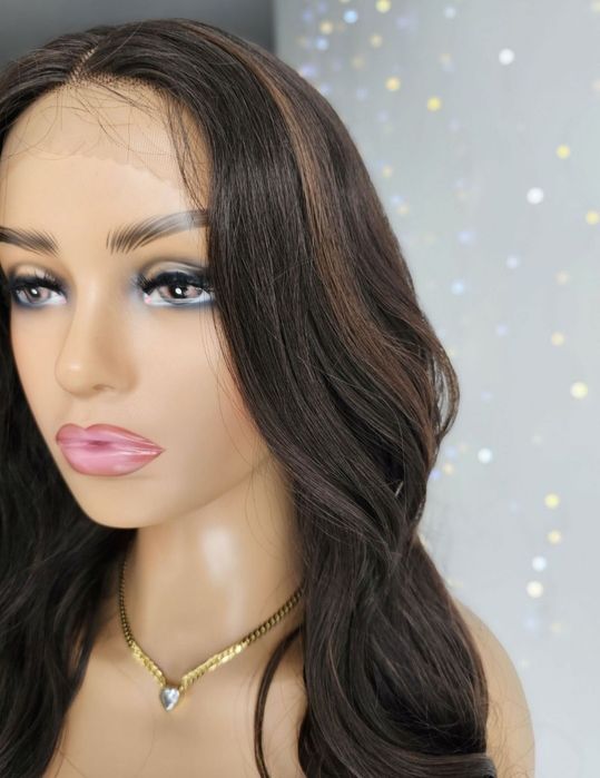 Peruka Luna lace front naturalny efekt refleksy fale loki brąz