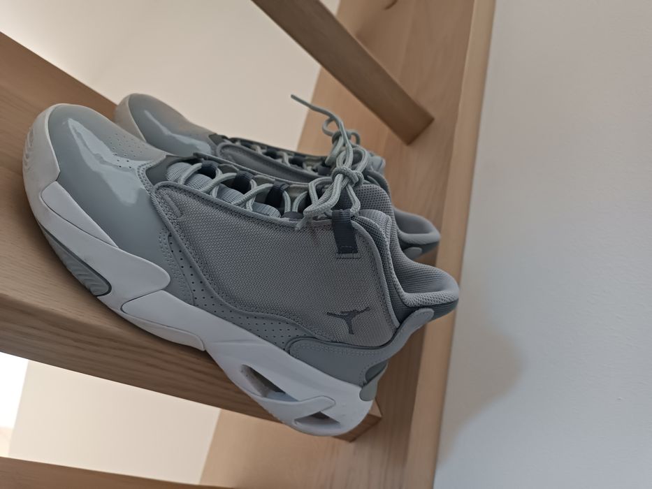 Jordan Max Aura 4 kolor szary rozm. 38,5