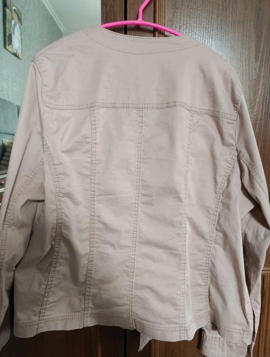 Продаю жіночи джинсовий піджак