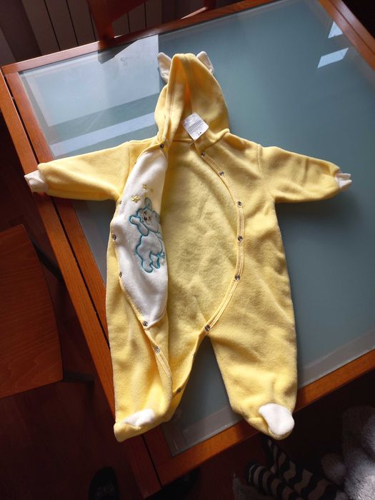 Продам новый костюм "Зайка" с ушками для малыша .