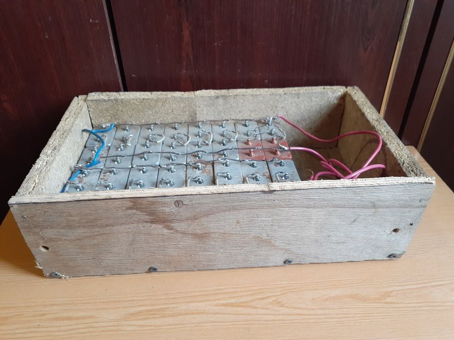 Конденсаторы-240 МКФ.320в.