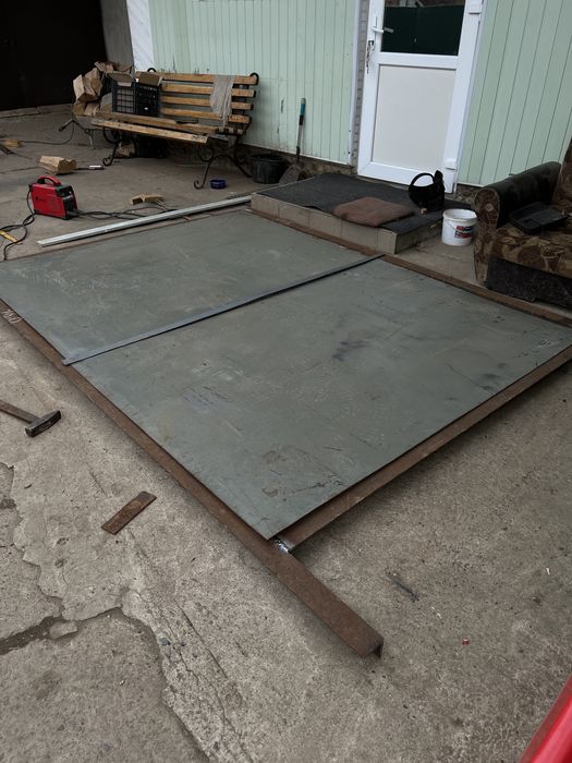 Продам гаражні ворота.