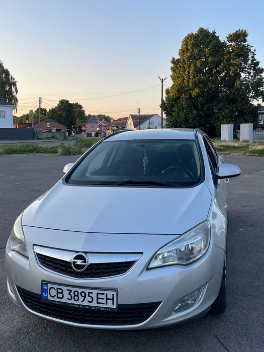 Автомобіль Opel Astra J