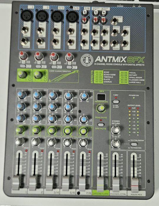 Vendo mesa de mistura  8 canais