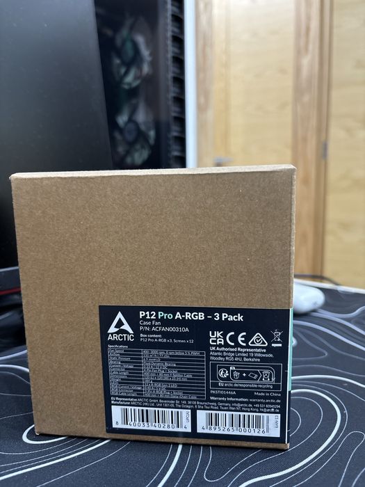 Ventoinha 120mm Arctic P12 Pro A-RGB 3000RPM 4 Pinos PWM (Pack 3)