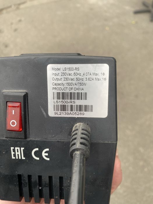 Продам стабілізатор напруги APC Line-R LS1500-RS.