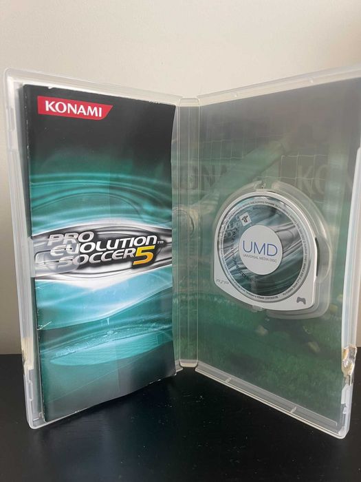 Pro Evolution Soccer 5 (Playstation Portable - PSP)