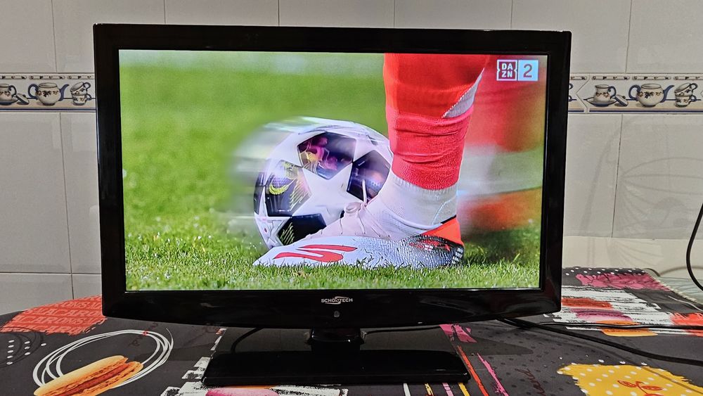 Tv Schontech SCH22LED92511 com comando