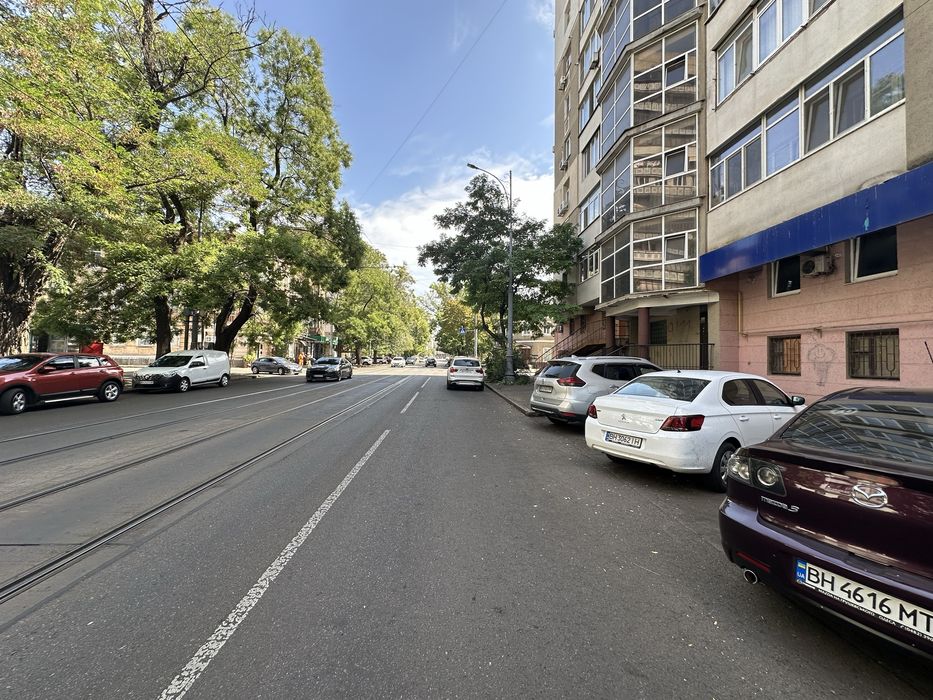 Продажа фасадного помещения. Без комиссии!