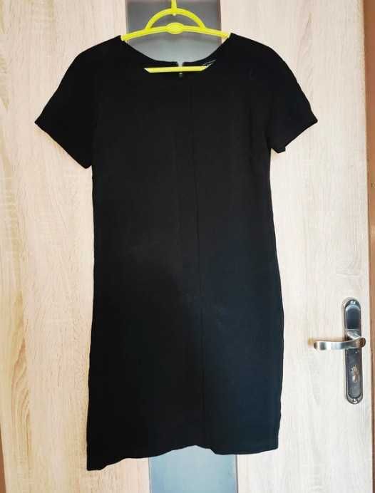 Czarna krótka sukienka na krótki rękaw rozmiar S