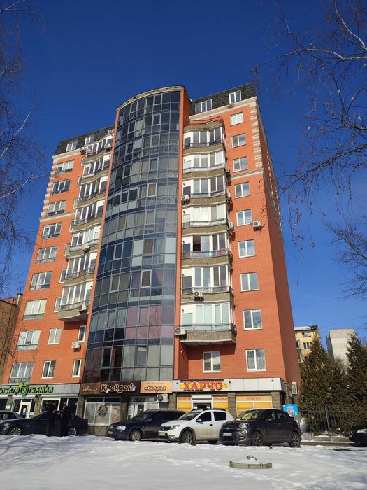 Унікальна видова квартира на Виставці по вул. Зарічанській