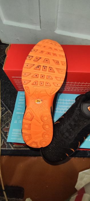 Кросівки нові Nike