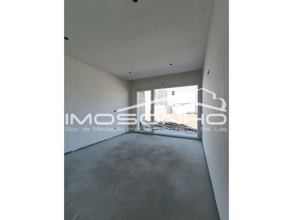 Moradia T3 de linhas modernas