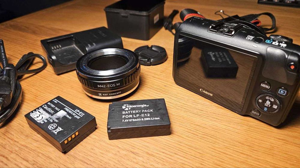 Aparat Canon EOS M