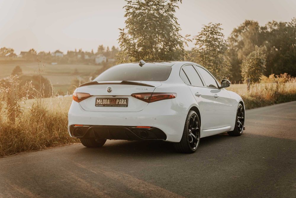 Samochód na wesele,  ślub | biały z kierowcą - Alfa Romeo Giulia