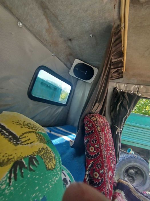 Камаз колхозник( на бока) і 2 прицепа