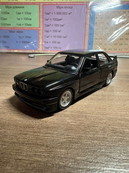 Металева модель BMW M3 (E30) 1987. Двері відкриваються!