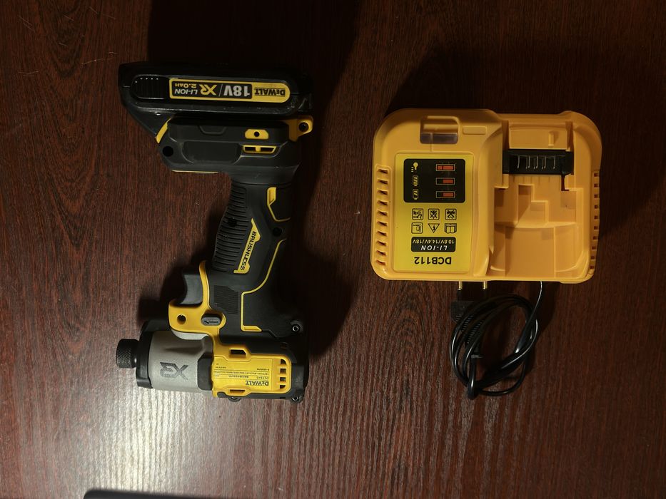 Komplect/zestaw Dewalt DCF845 + Bateria 2Ah + ladowarka