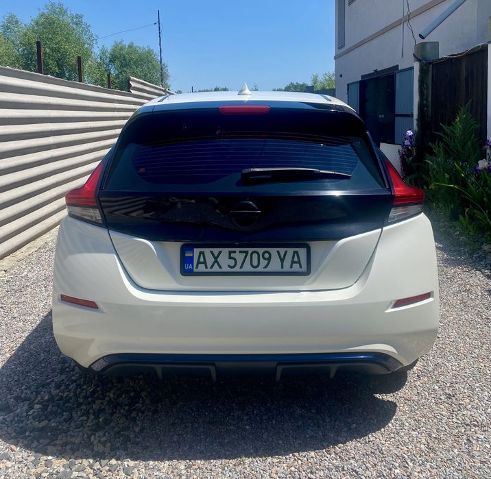 Продам Nissan Leaf