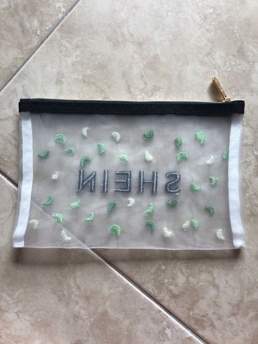 Bolsa de maquiagem nova