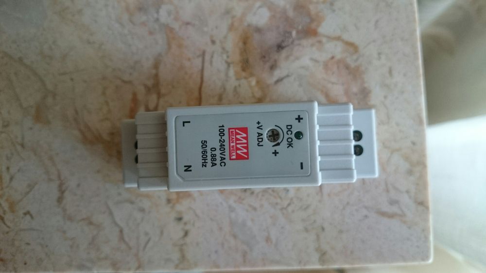 Fonte de alimentação 15v MEAN WELL DR-15-15