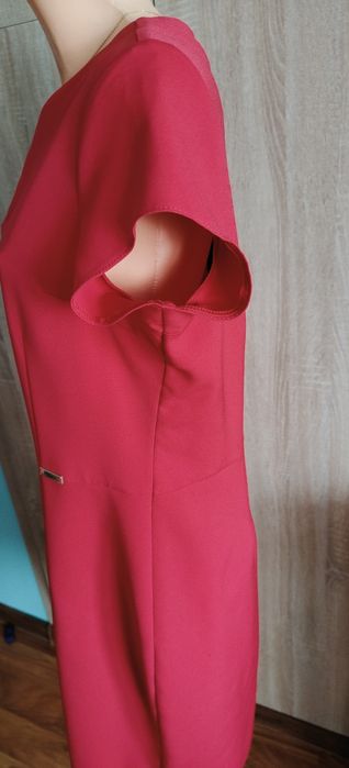 Czerwona elegancka sukienka MIDI z krótkim rękawem 44 XXL
